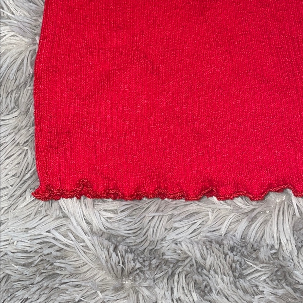 Red top - Picture 4 of 4